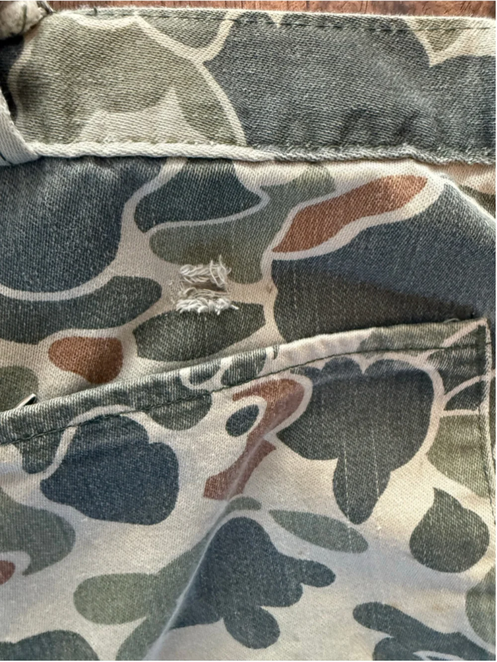 Vintage Men's 10X Hunting Pants size medium Green Camo Outdoor Utility Trousers